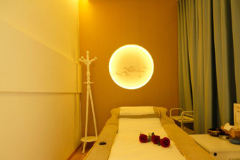 广佛日式指压的寂静美学:在按压中听见雪落的声音